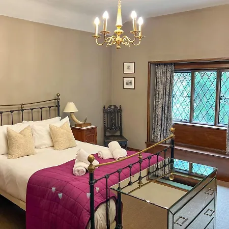 Daweswood, Patterdale, Characterful With Fairy Tale Garden And Fell Walks From The Door Holiday home Patterdale