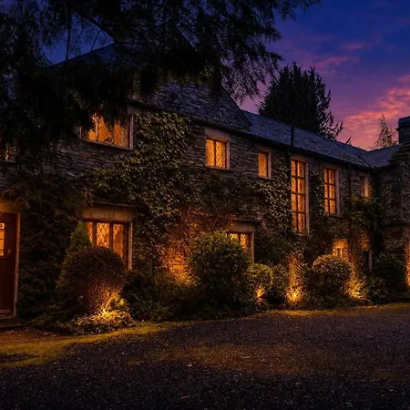 Daweswood, Patterdale, Characterful With Fairy Tale Garden And Fell Walks From The Door Patterdale