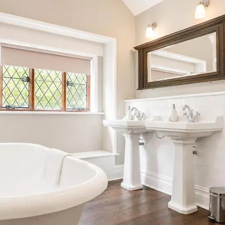 Daweswood, Patterdale, Characterful With Fairy Tale Garden And Fell Walks From The Door