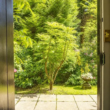 בית נופש Daweswood, Patterdale, Characterful With Fairy Tale Garden And Fell Walks From The Door פאטרדייל