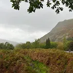 Daweswood, Patterdale, Characterful With Fairy Tale Garden And Fell Walks From The Door 펜션 *