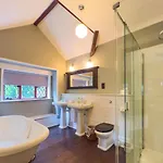 펜션 Daweswood, Patterdale, Characterful With Fairy Tale Garden And Fell Walks From The Door